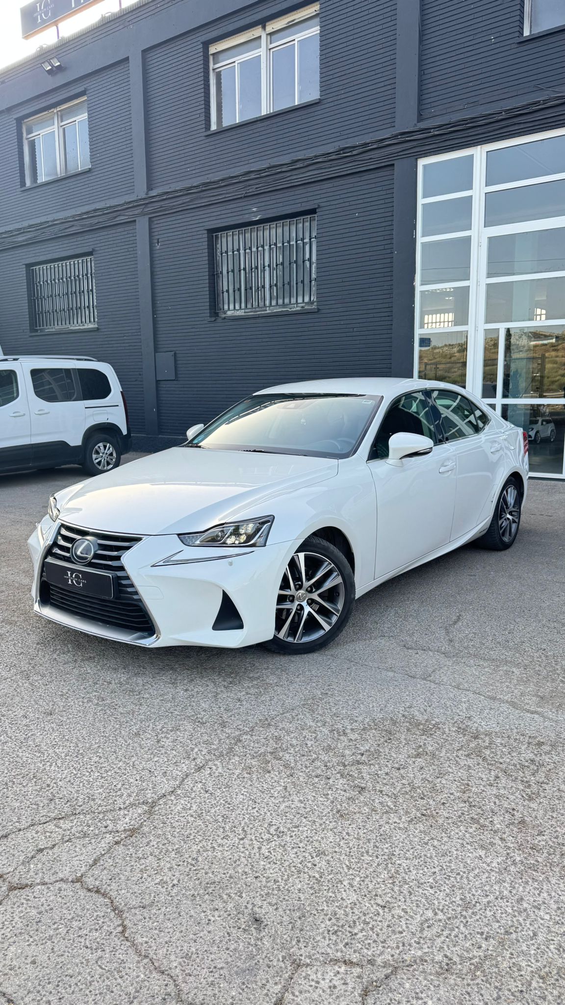 LEXUS IS300H