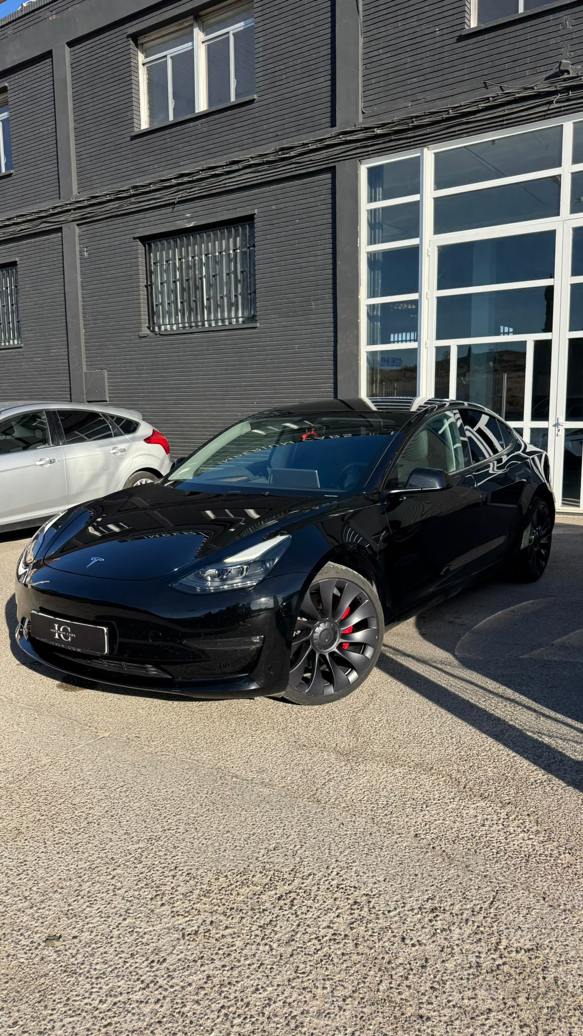 TESLA MODEL 3 PERFORMANCE